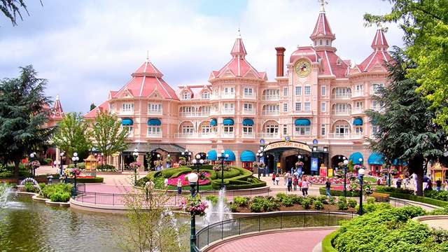 Disneyland Hotel Main Disneyland Hotel Main