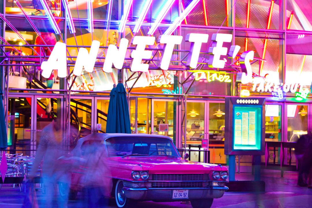 FM DISNEY VILLAGE CAFE