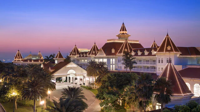 FM DESTINATION DISNEYLANDHOTEL OUTSIDE