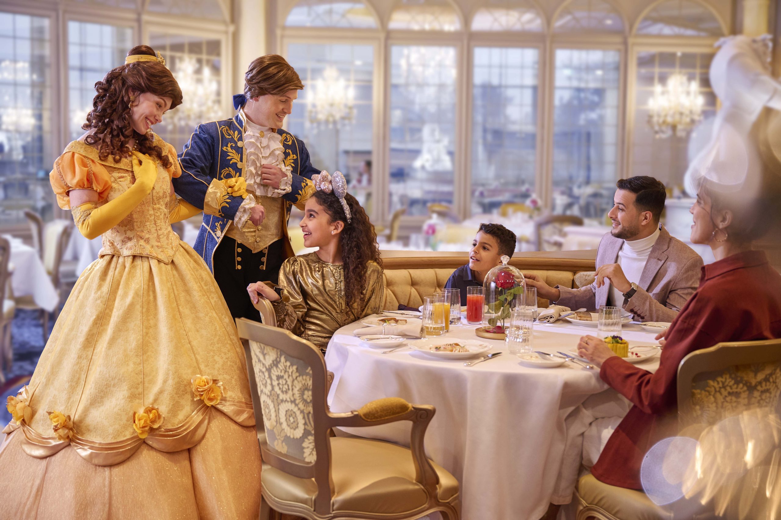 The Ultimate Guide to Disneyland Paris Dining Plans (©2025 Disney. All Rights Reserved)